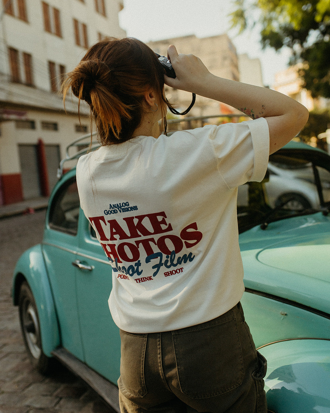Camiseta Take Photos, Shoot Film - Off white