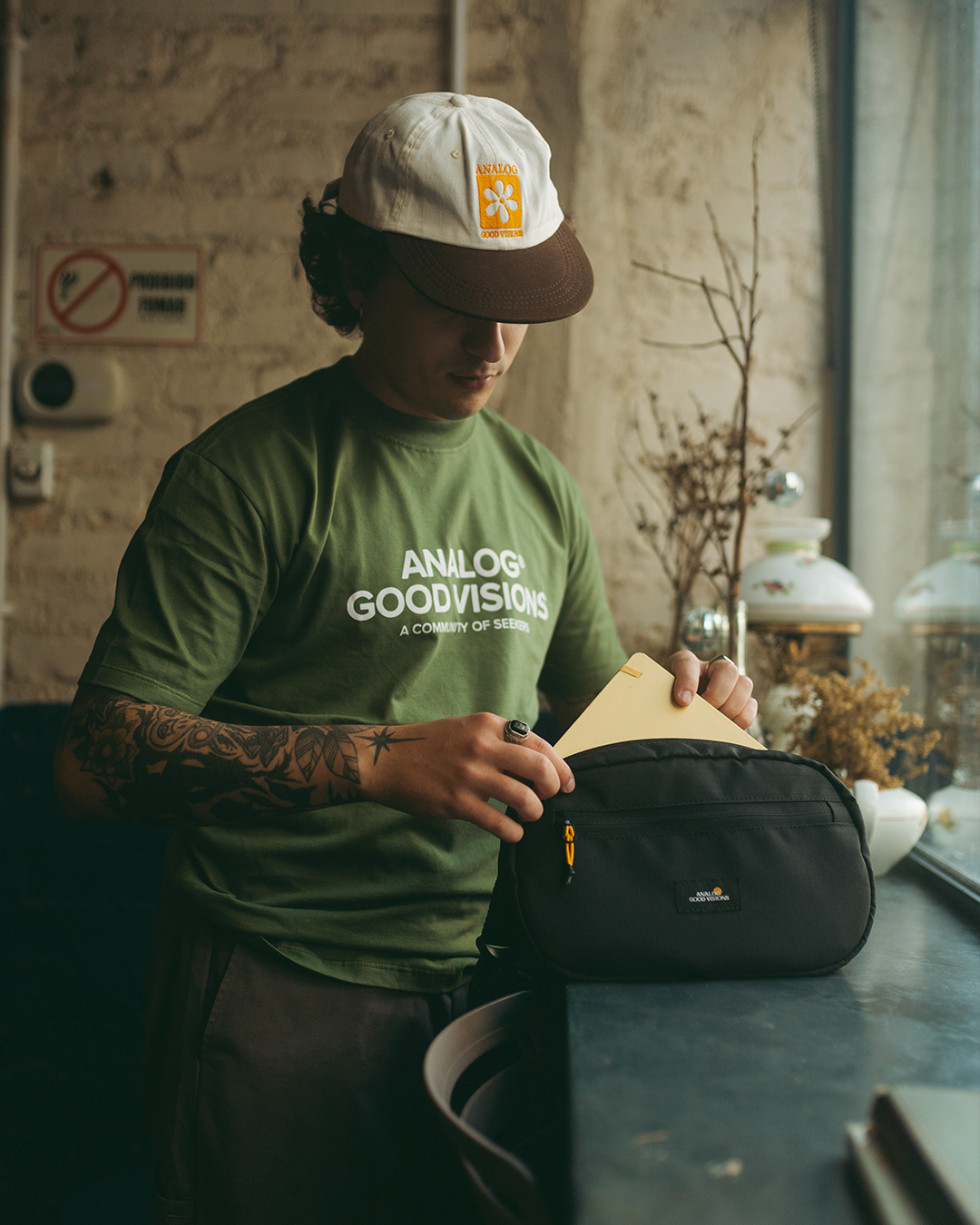 Camera bag crossbody Analog large - black