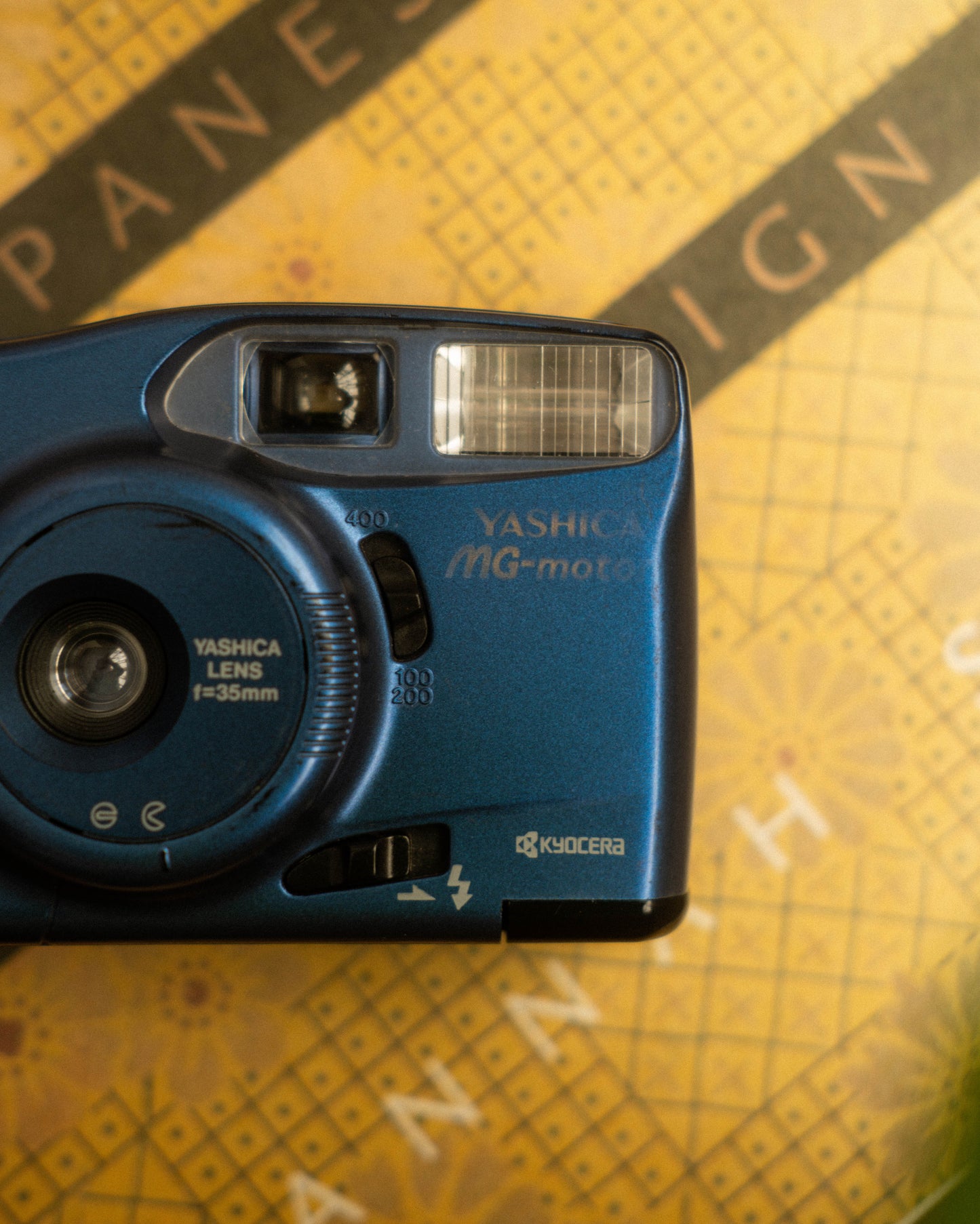 Yashica Mg-motor azul