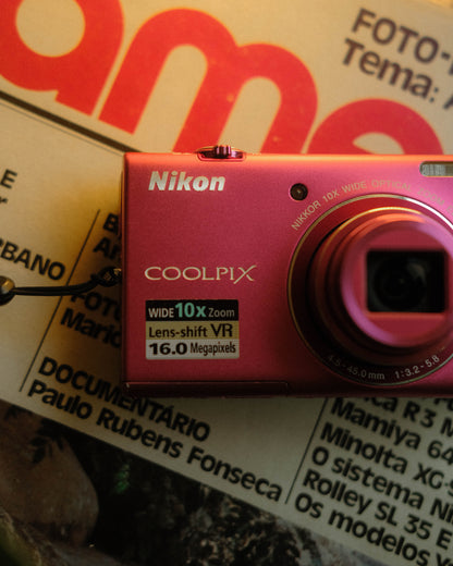 Nikon Coolpix S6200