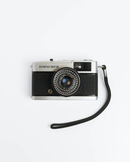 Olympus Trip 35 + flash