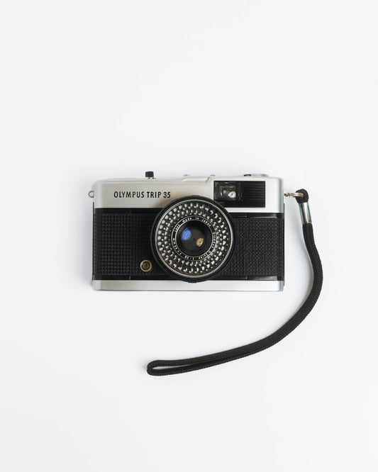 Olympus Trip 35 + flash