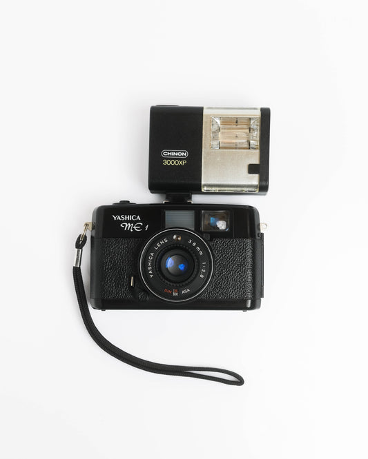 Yashica ME-1 +  flash Chinon 3000XP