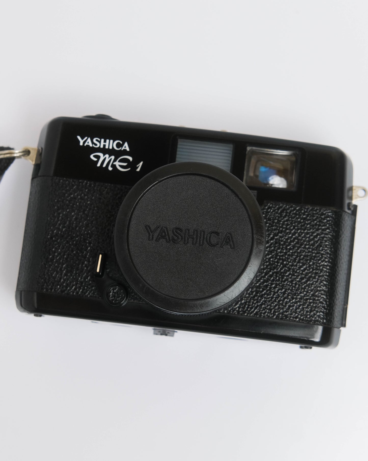 Yashica ME-1 +  flash Chinon 3000XP